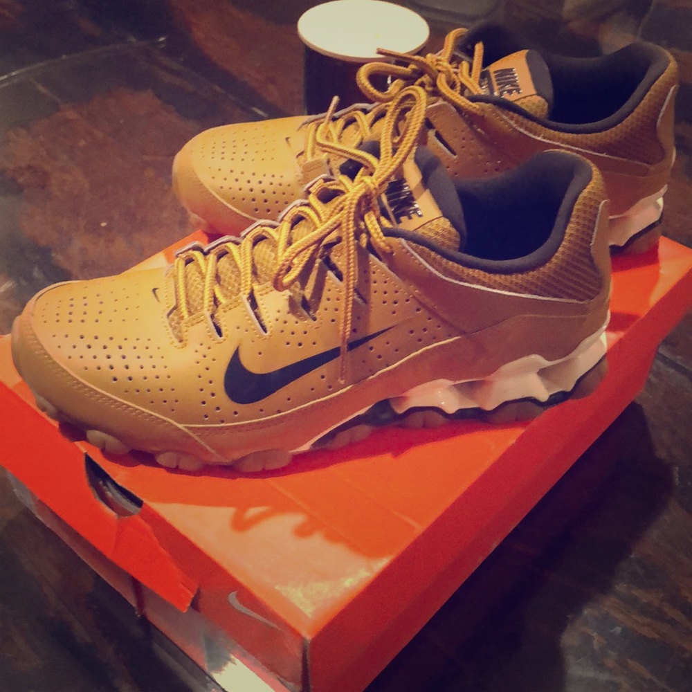 Men’s Nike shoes
